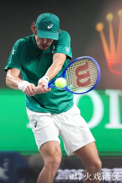 澳网第3日梅德韦德夫逆转晋级 卢布列夫遭一轮游 澳网第3日梅德韦德夫逆转晋级 卢布列夫遭一轮游